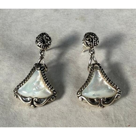 Carolyn Pollack Sterling Silver Mother of Pearl Dangle Earrings - Picture 1 of 3